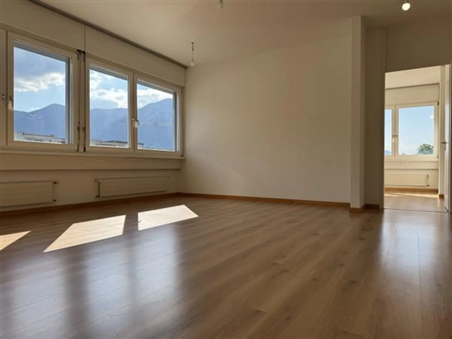 Lugano: Appartamento 3.5 locali - Foto 2 di 10