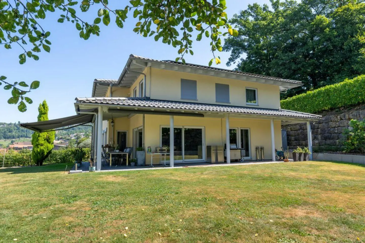 Casa unifamiliare moderna con standard Minergie-P, impianto fotovoltaico e giardino spazioso - Foto 3 di 23