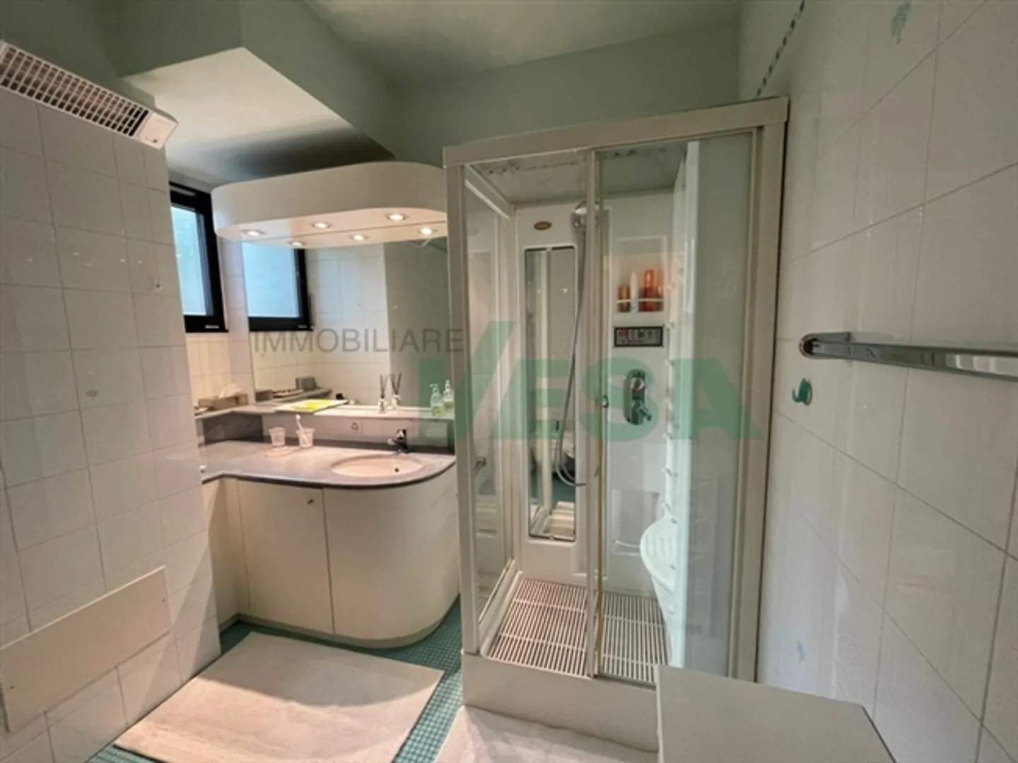 Duplex elegante e luminoso di 6,5 stanze in una posizione esclusiva - Foto 10 di 11