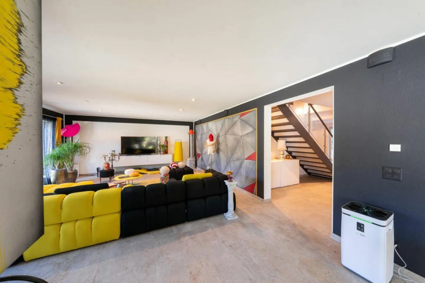 Casa unifamiliare moderna con standard Minergie-P, impianto fotovoltaico e giardino spazioso - Foto 9 di 23