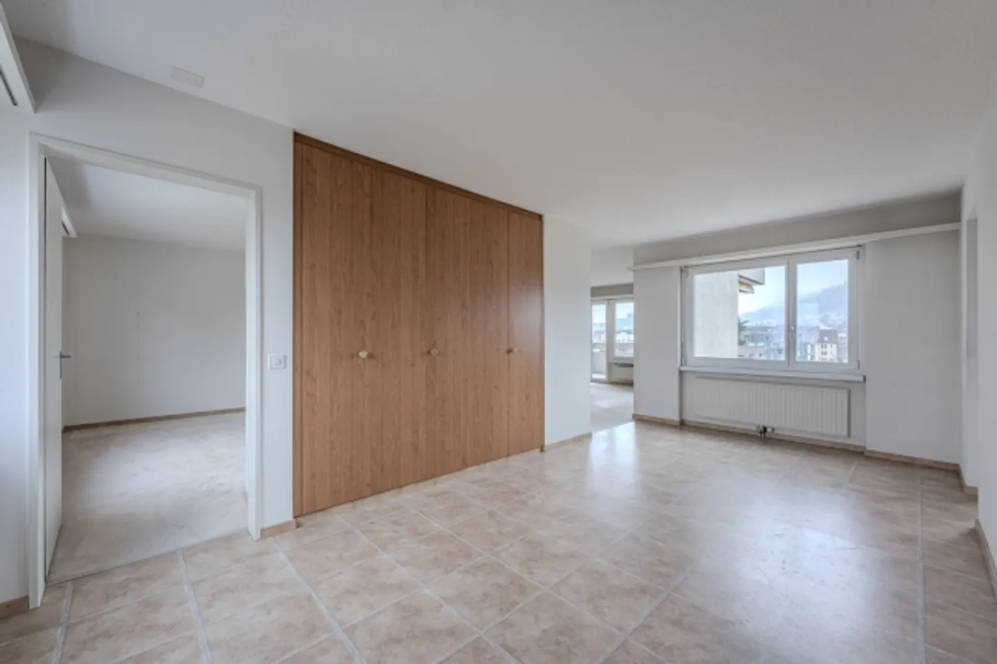 2.5-room apartment on the 4th floor - Photo 2 of 9