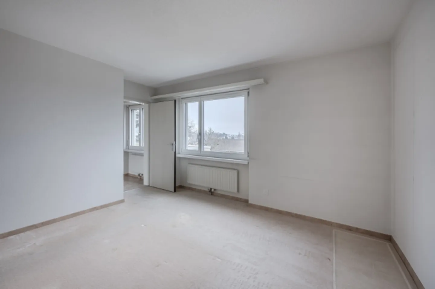 2.5-room apartment on the 4th floor - Photo 3 of 9