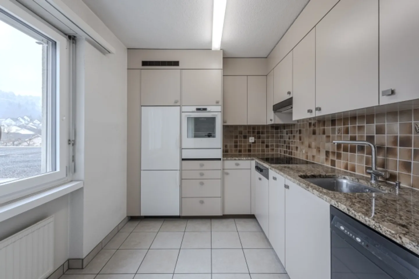 2.5-room apartment on the 4th floor - Photo 5 of 9