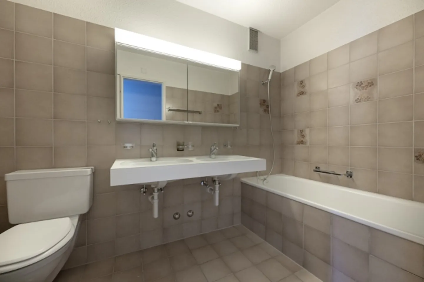 2.5-room apartment on the 4th floor - Photo 6 of 9