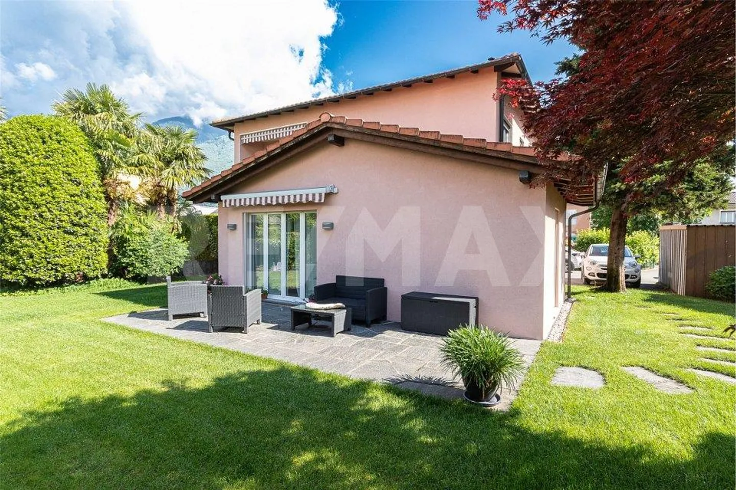 Casa bifamiliare ristrutturata - Foto 3 di 12