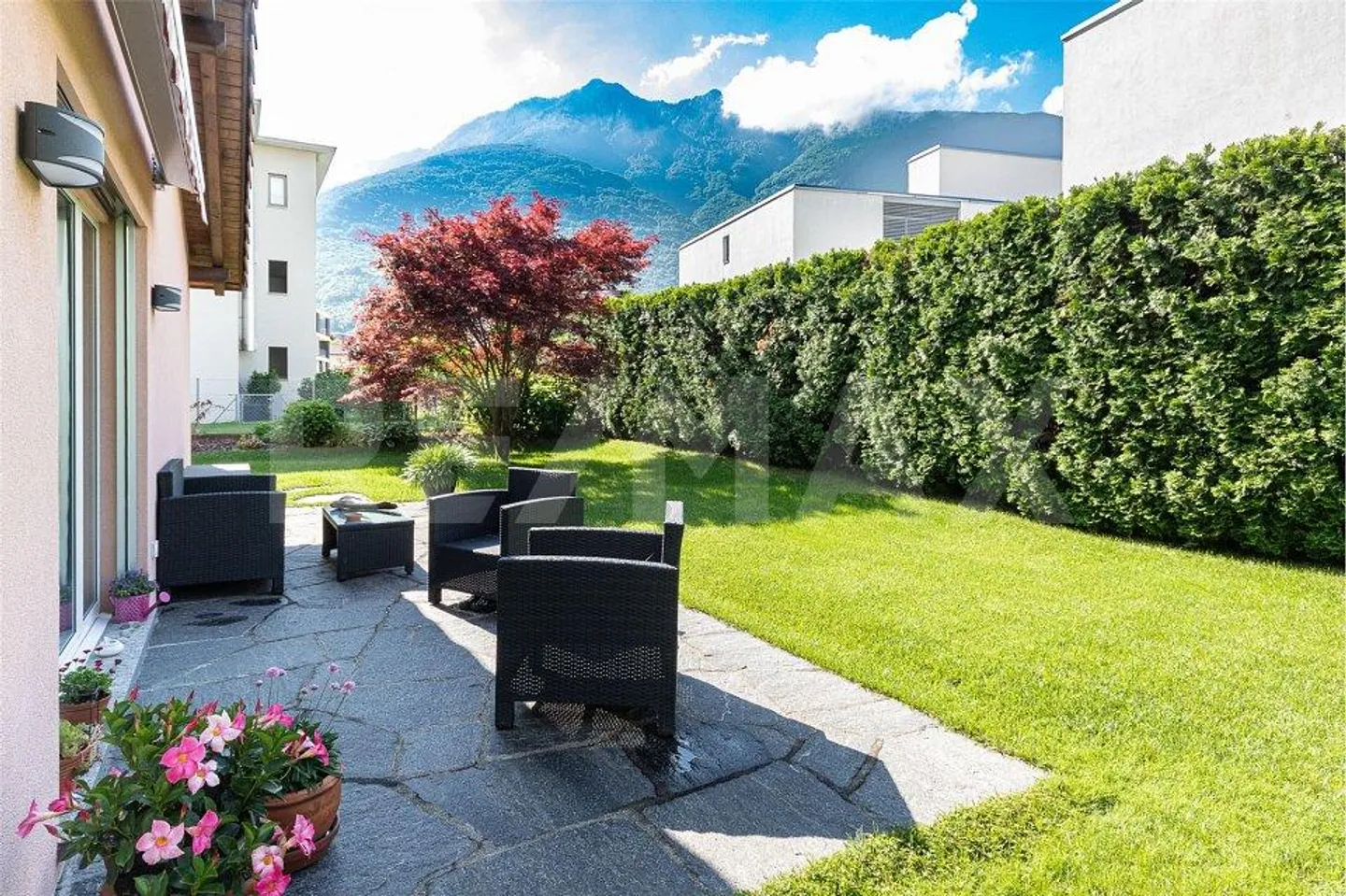 Casa bifamiliare ristrutturata - Foto 4 di 12
