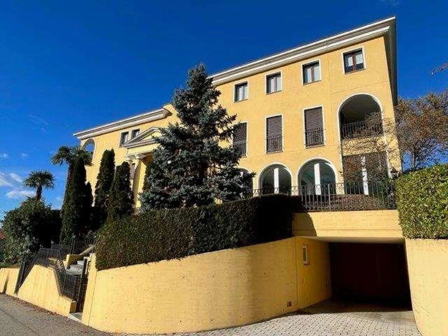COLLINA D'ORO: ELEGANTE 3,5 ZIMMER IN VILLA MIT POOL - Foto 4 von 13