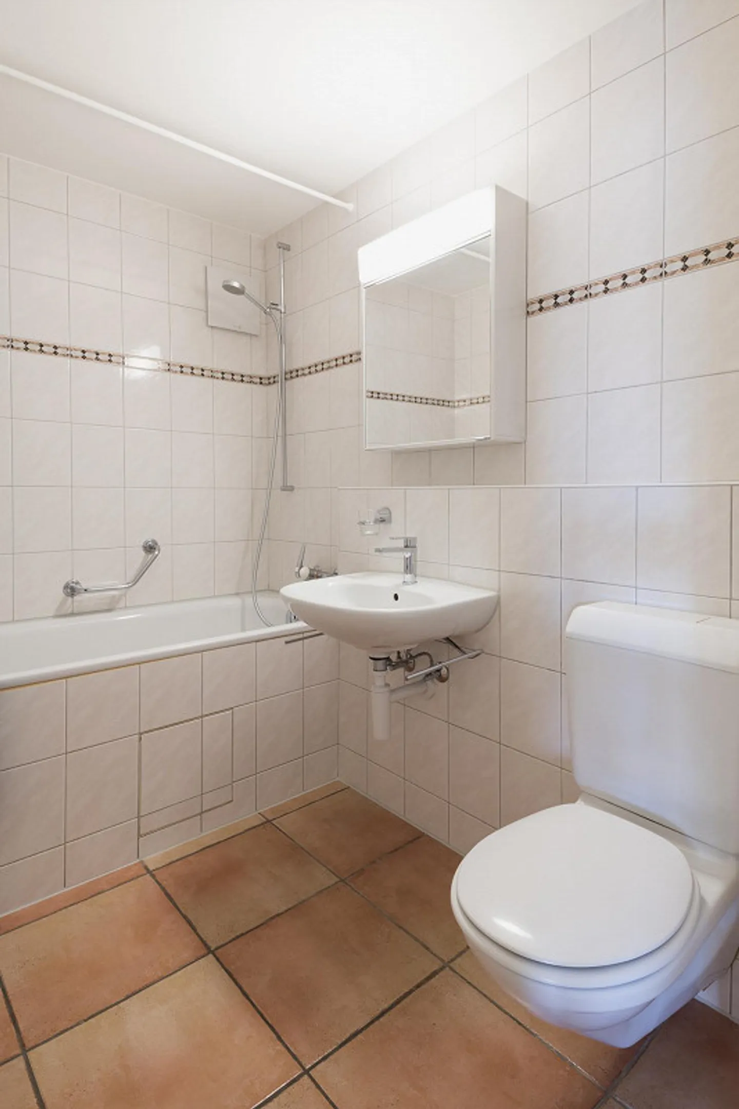 Zone résidentielle exclusive - Appartement de 3,5 pièces en hauteur - Photo 6 sur 9