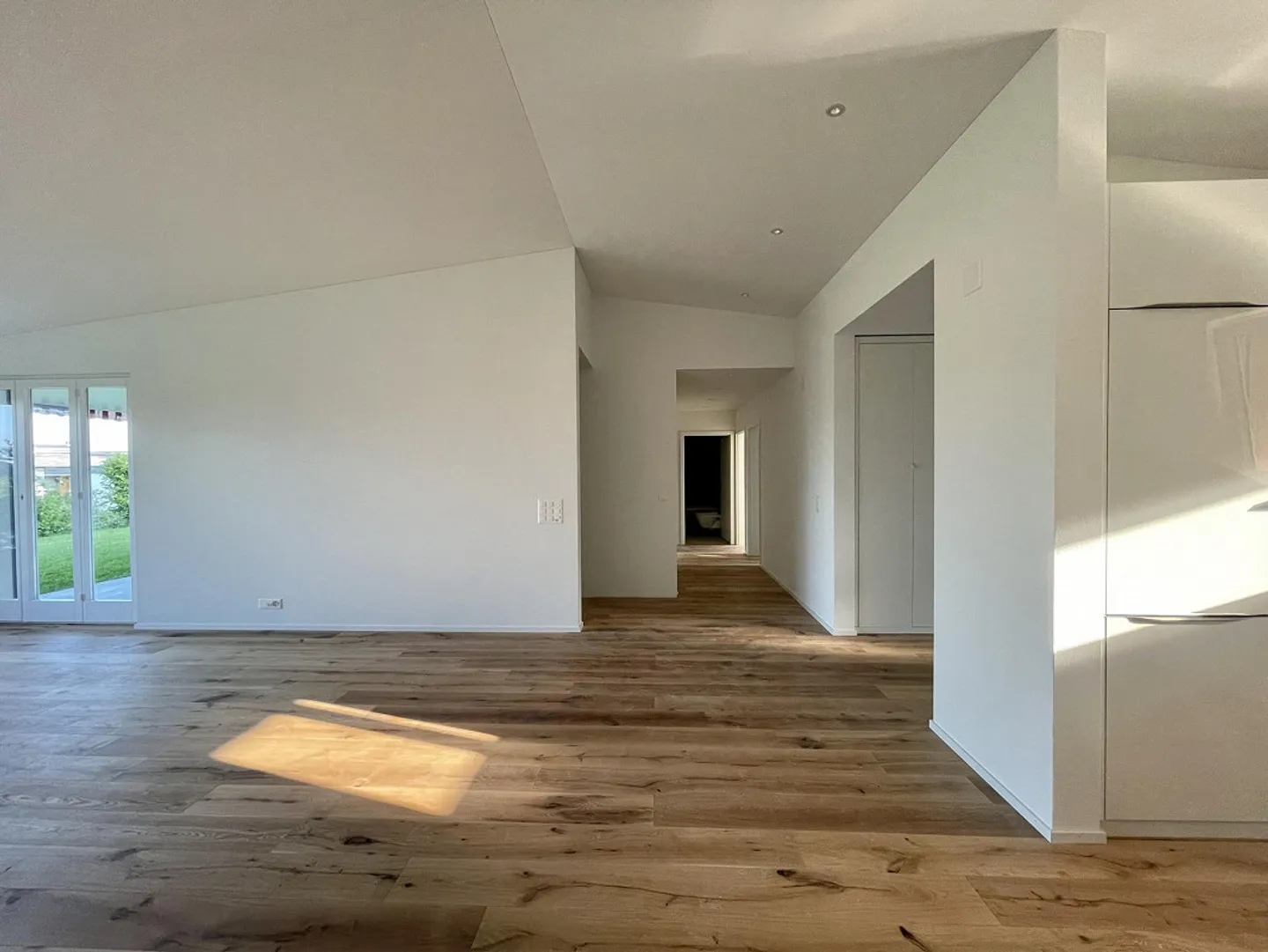 Wunderschönes und modernes Einfamilienhaus - Foto 2 von 17