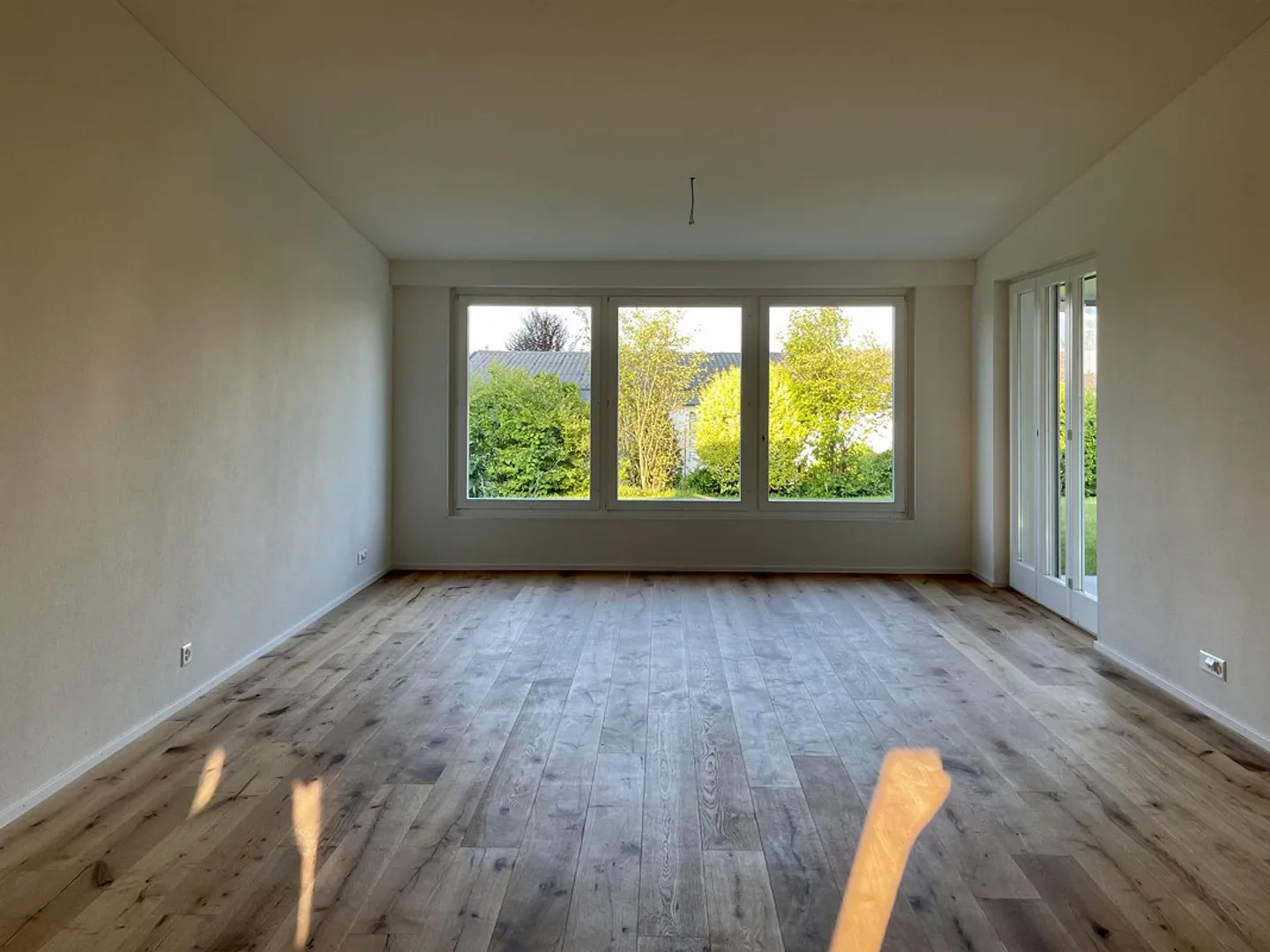 Wunderschönes und modernes Einfamilienhaus - Foto 3 von 17