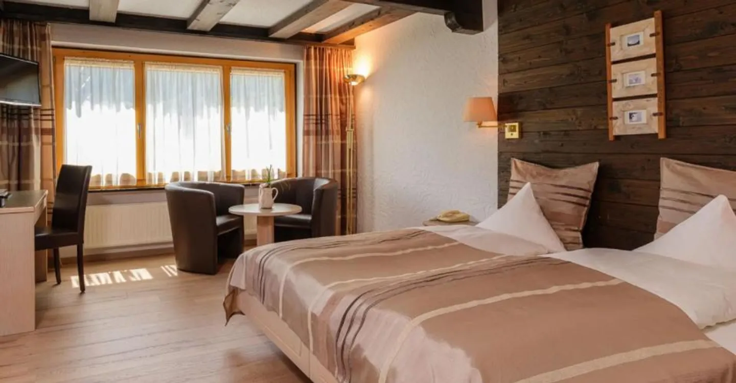 Hôtel supérieur incluant un projet de développement sur un total de 6 000 m2 - Photo 7 sur 11