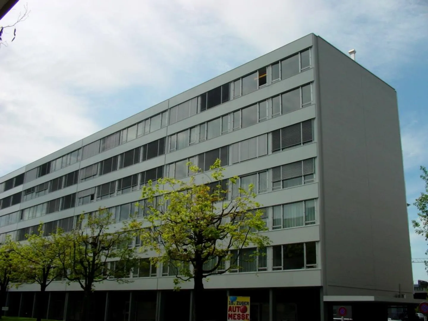 Grand espace de stockage au centre-ville - Photo 1 sur 5