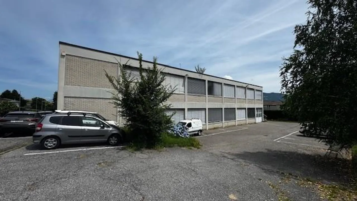 FOR SALE LARGE WAREHOUSE/COMMERCIAL/INDUSTRIAL DEPOSIT - Photo 8 of 10