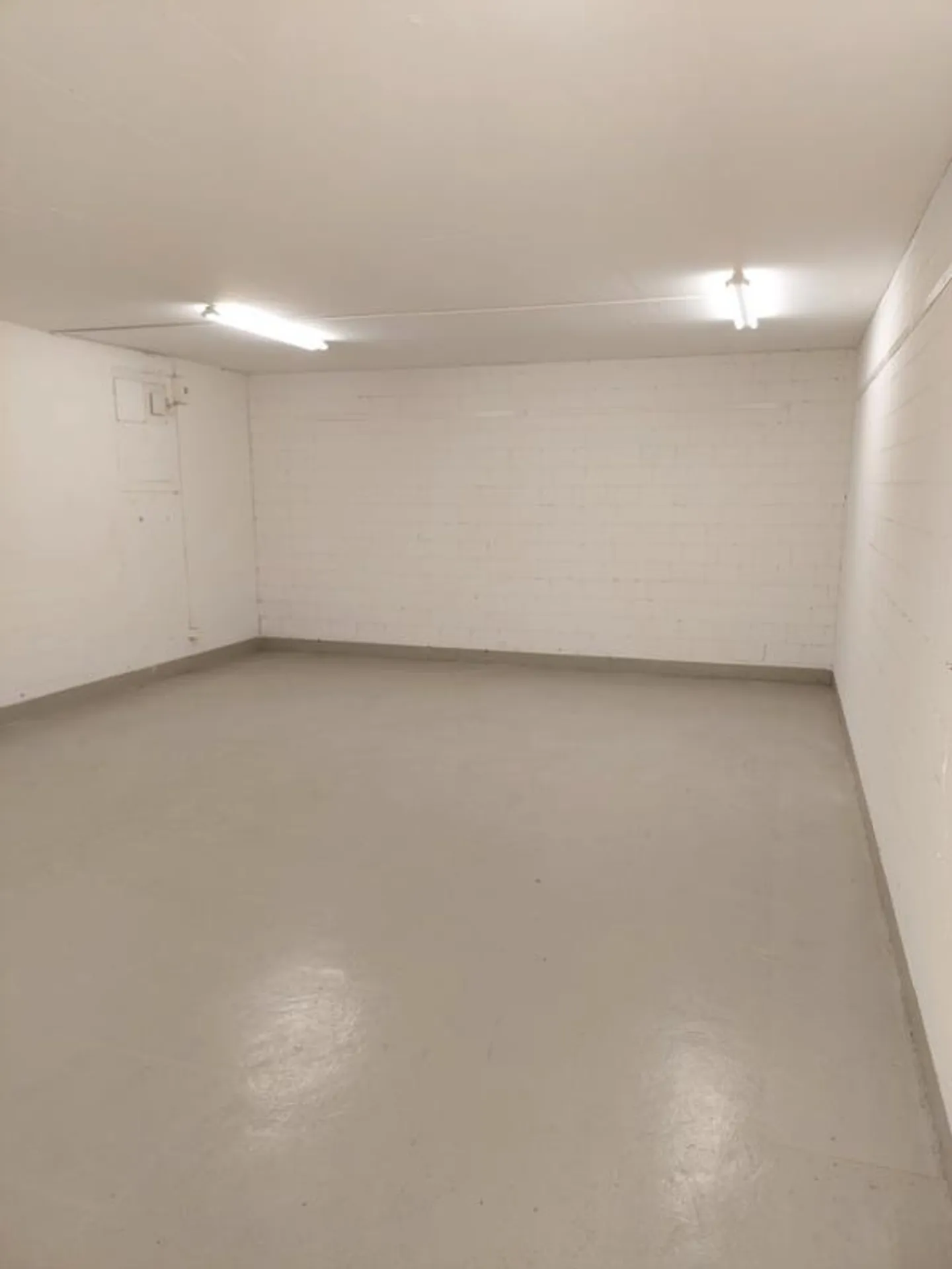 Grand espace de stockage au centre-ville - Photo 3 sur 5