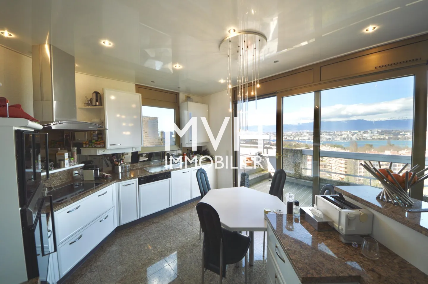 Penthouse for rent - Photo 1 of 10