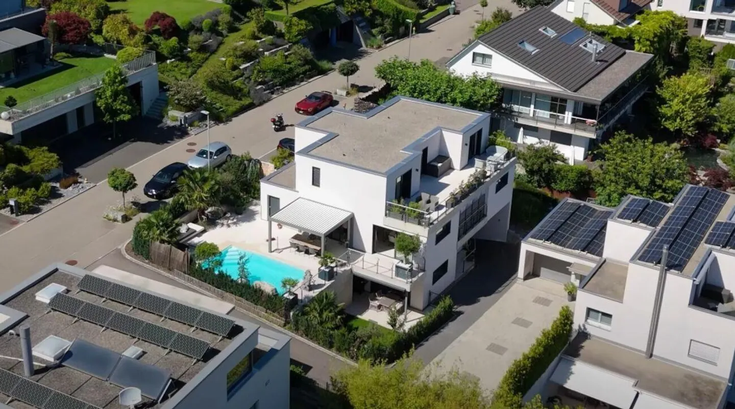 Luxuriöses Einfamilienhaus mit Einliegerwohnung und traumhaftem Gartenparadies in Neftenbach - Foto 16 von 16