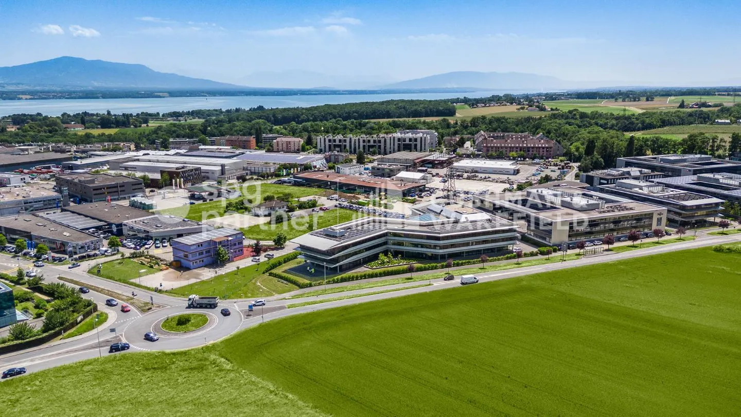 Bureaux de classe premium de 245 m² au cœur du parc Terre Bonne, l'adresse stratégique de la région Léman-Arc - Photo 1 sur 13