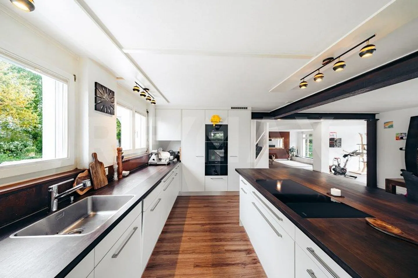 Esperienza abitativa esclusiva - Villa elegante con 6 stanze e carattere - Foto 11 di 13
