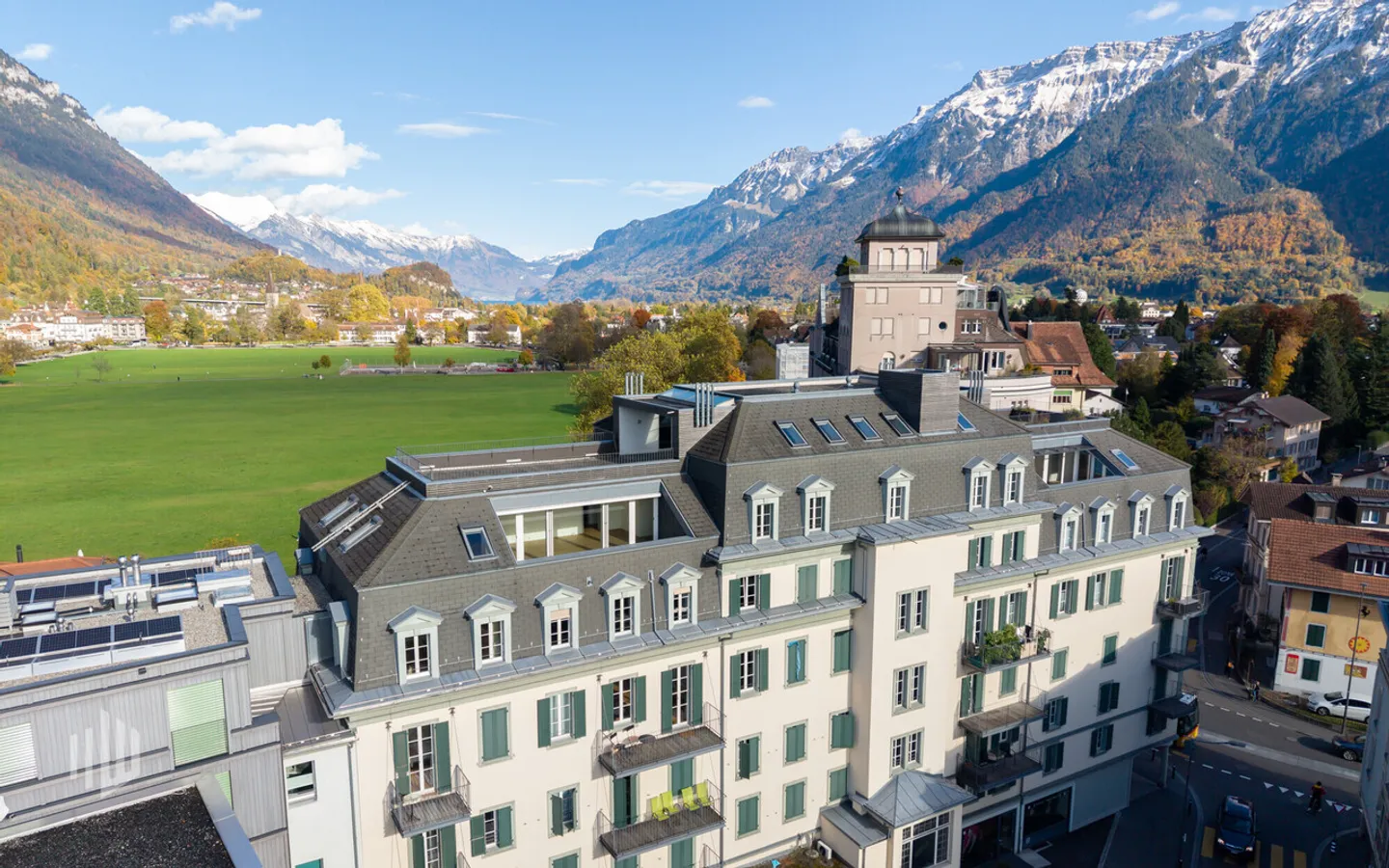 ImmoWyss - Appartement Penthouse Exclusif au Cœur d'Interlaken - Photo 1 sur 9