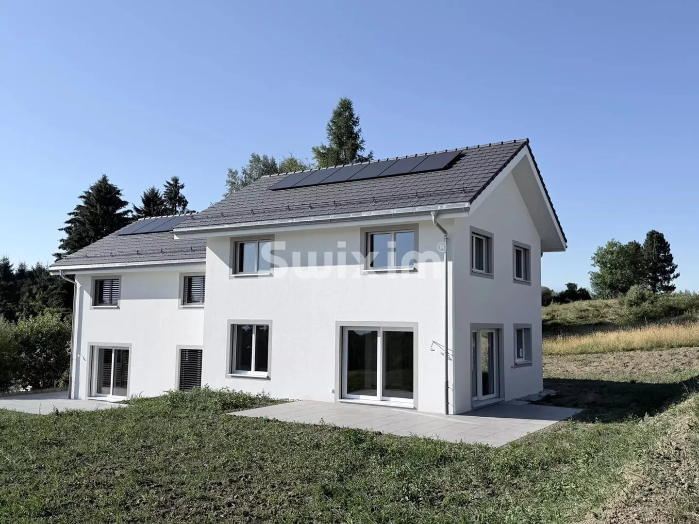 Maison semi-détachée spacieuse - Photo 1 sur 8