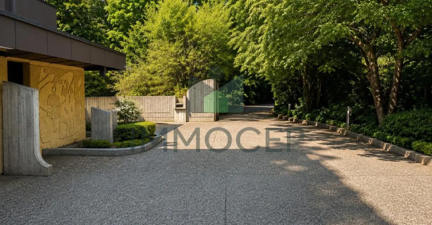 Architect-designed property to renovate in Versoix with private access to the lake - Photo 3 of 10