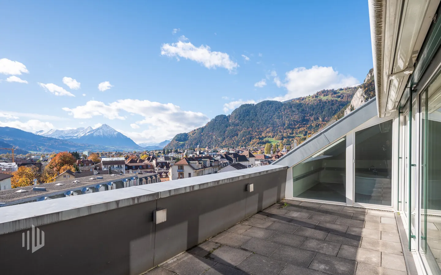 ImmoWyss - Appartement Penthouse Exclusif au Cœur d'Interlaken - Photo 4 sur 9