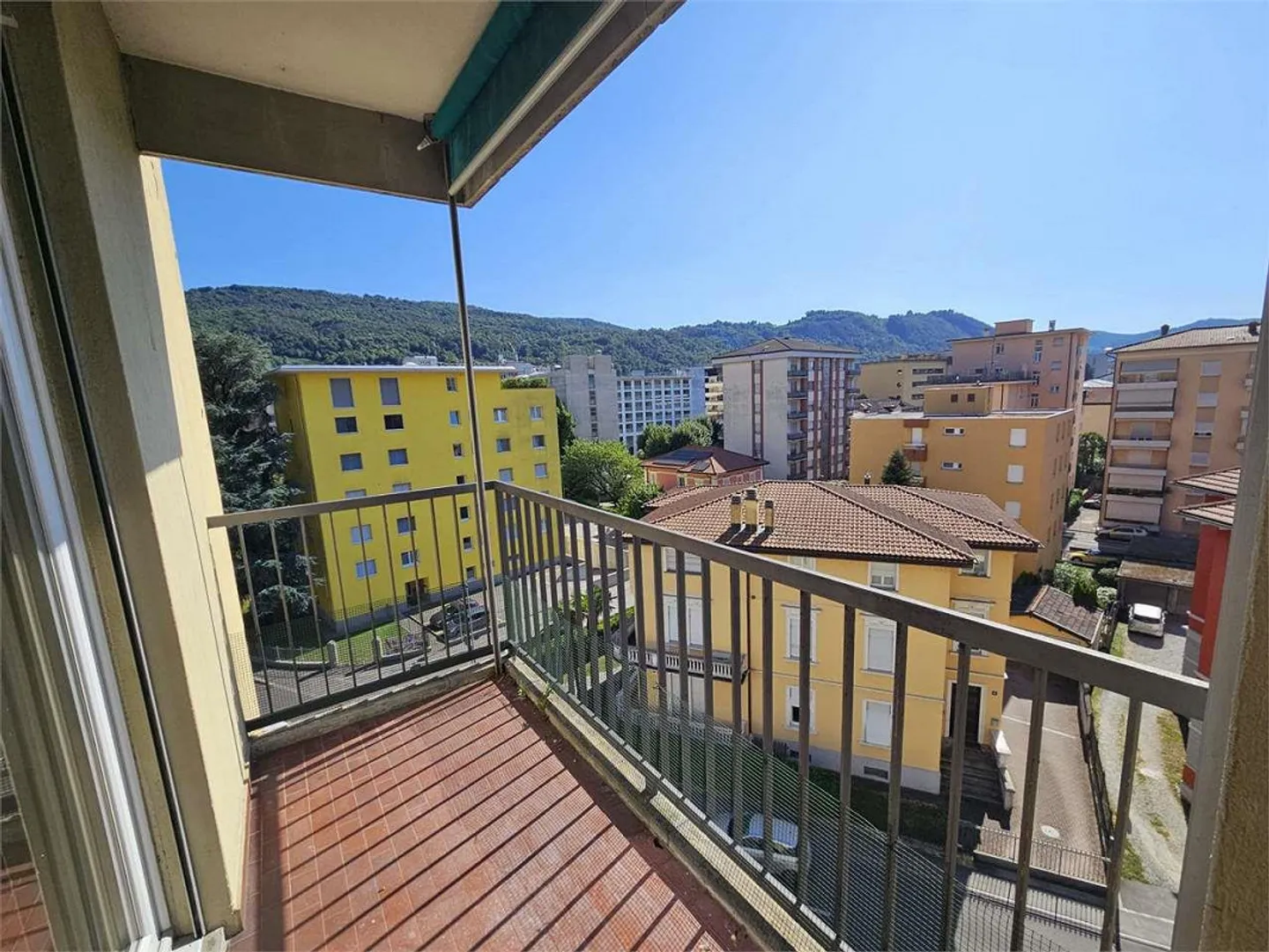 Chiasso, in affitto ottimo 3.5 locali con balcone - Foto 2 di 7