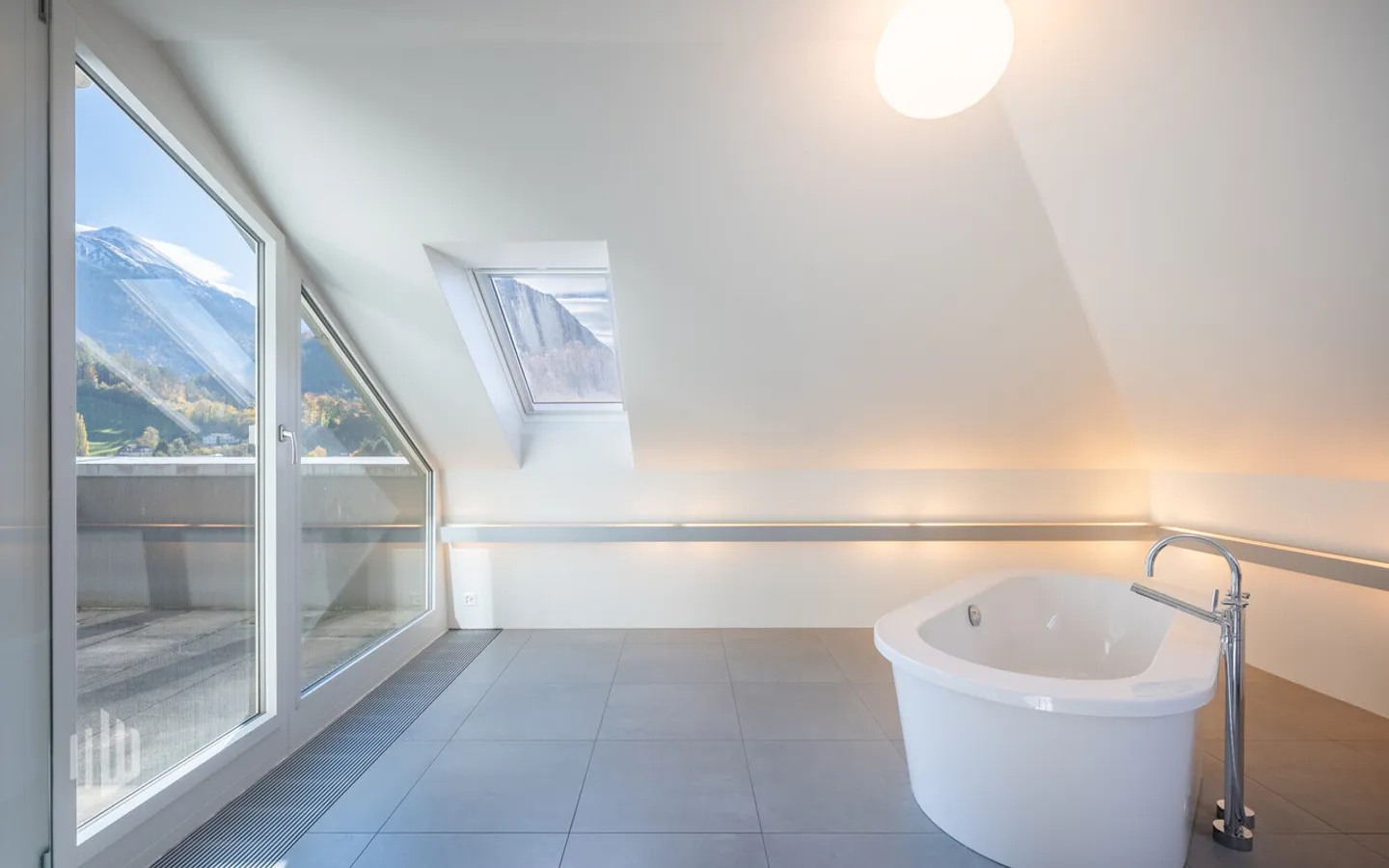 ImmoWyss - Appartement Penthouse Exclusif au Cœur d'Interlaken - Photo 5 sur 9