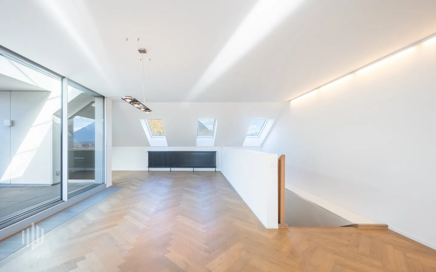 ImmoWyss - Appartement Penthouse Exclusif au Cœur d'Interlaken - Photo 6 sur 9