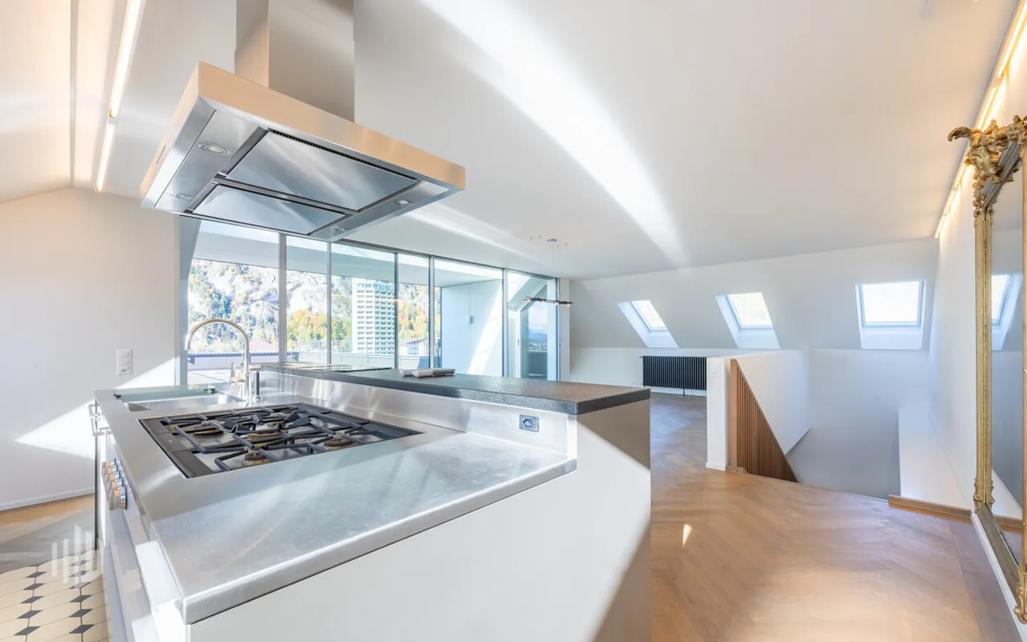 ImmoWyss - Appartement Penthouse Exclusif au Cœur d'Interlaken - Photo 7 sur 9