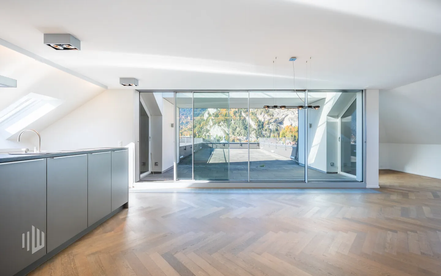 ImmoWyss - Appartement Penthouse Exclusif au Cœur d'Interlaken - Photo 8 sur 9