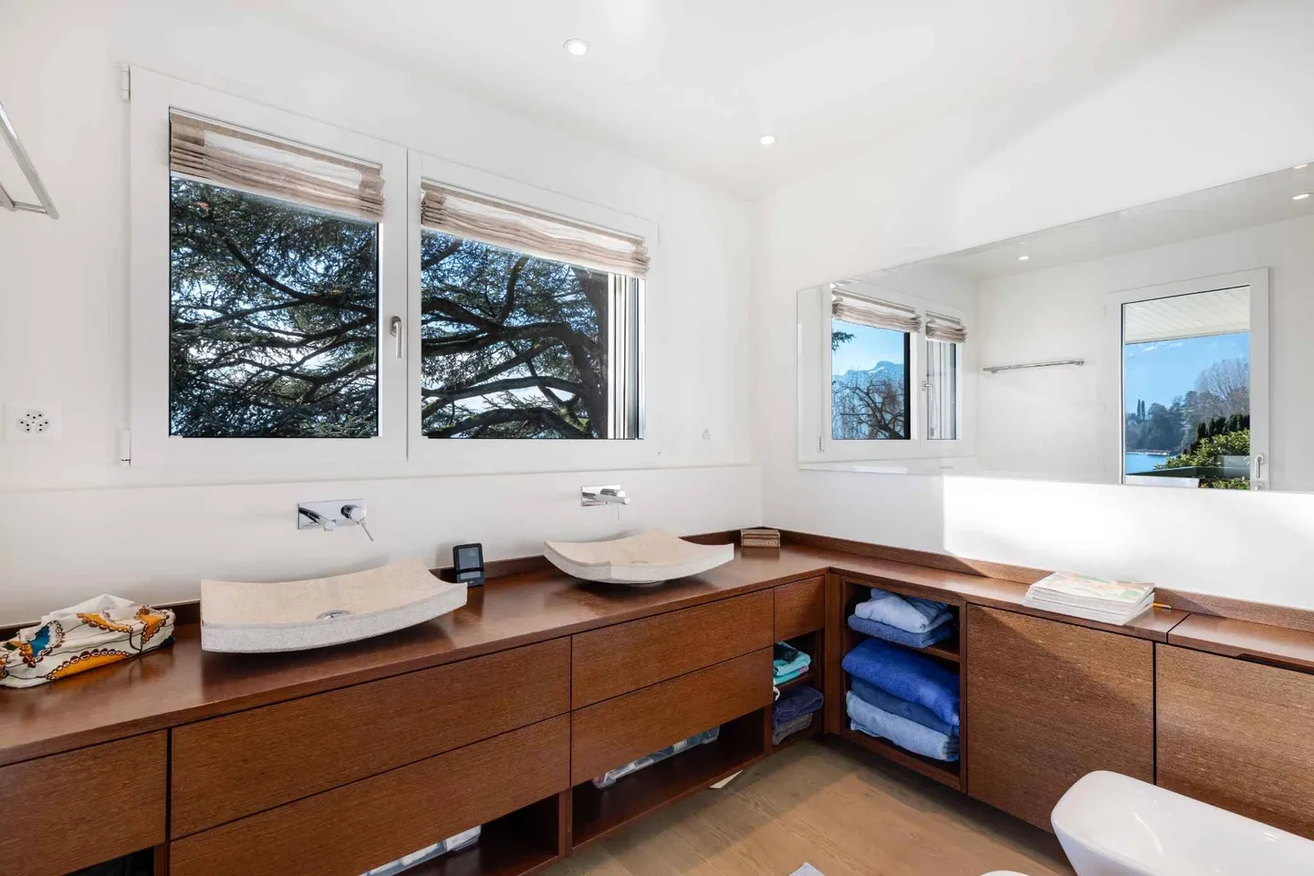 Rare! Apartment directly on the water with boat dock - Photo 12 of 13