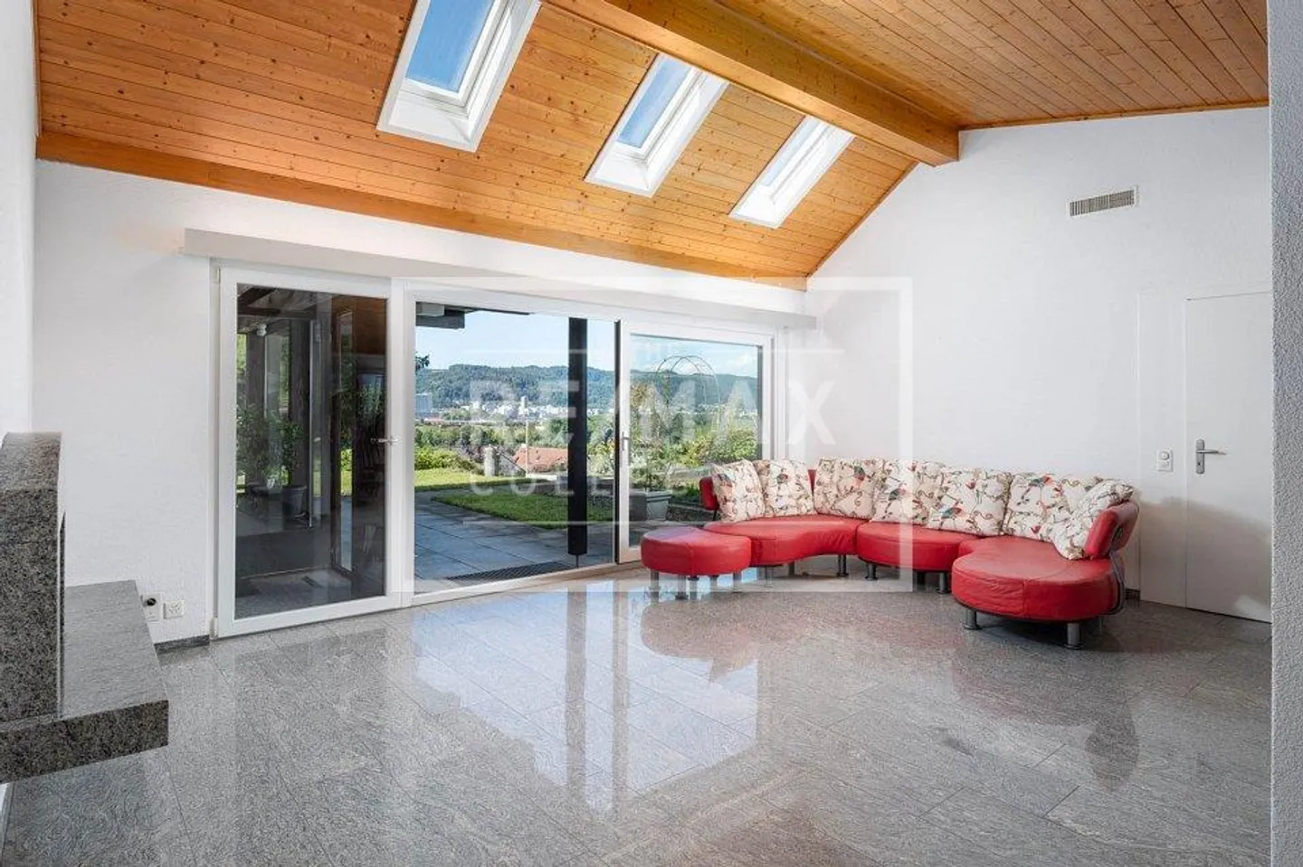 Grande casa con piscina coperta, sauna e appartamento per gli ospiti! Vista libera... - Foto 10 di 13