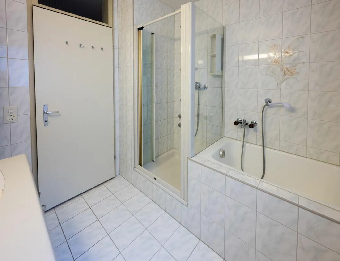 Geräumige Wohnung mit Potenzial - Foto 3 von 7