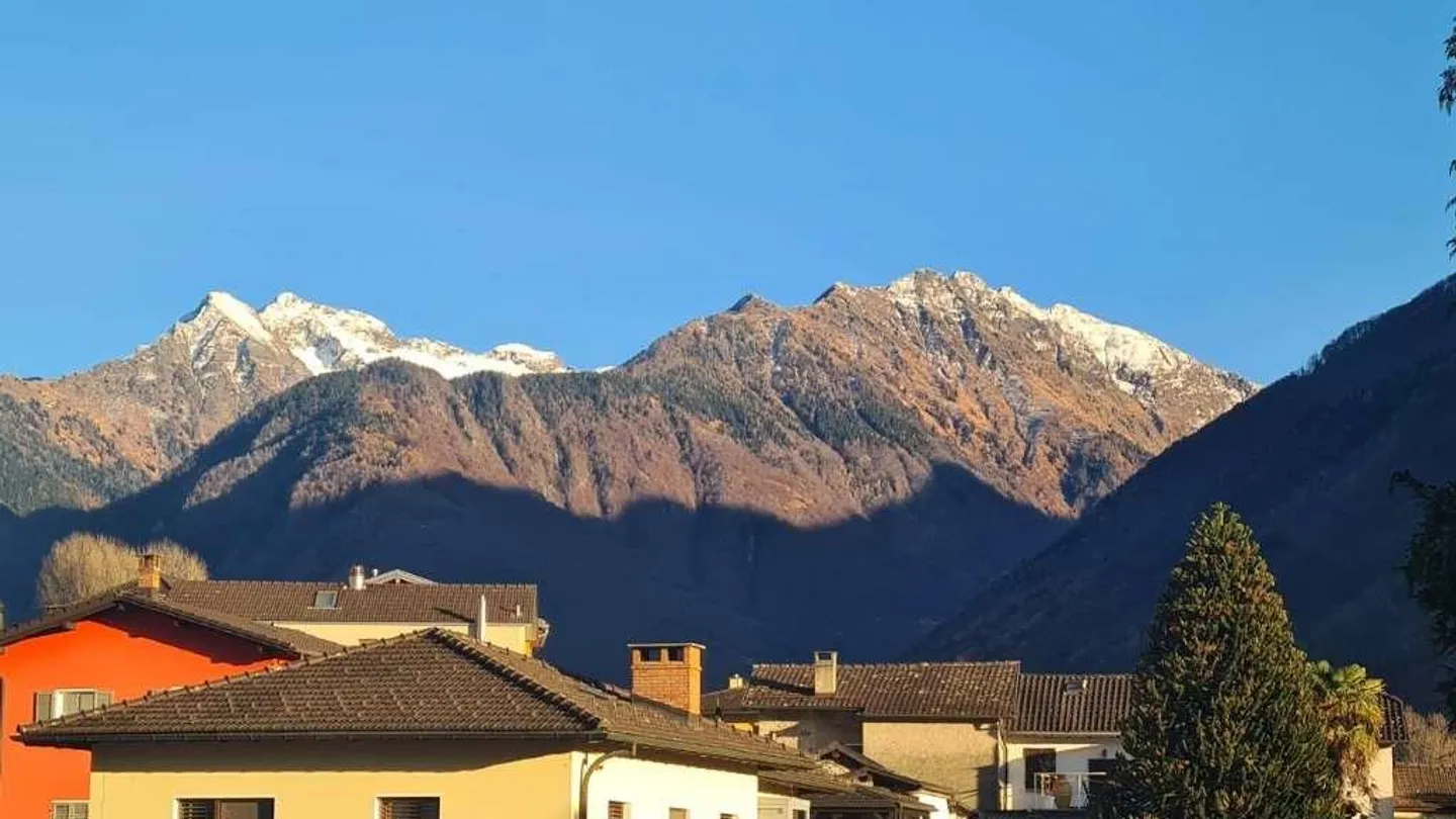 BELLINZONA - LUMINO: NEUE 3.5 ZIMMER MIT GROSSER TERRASSE - Foto 2 von 12