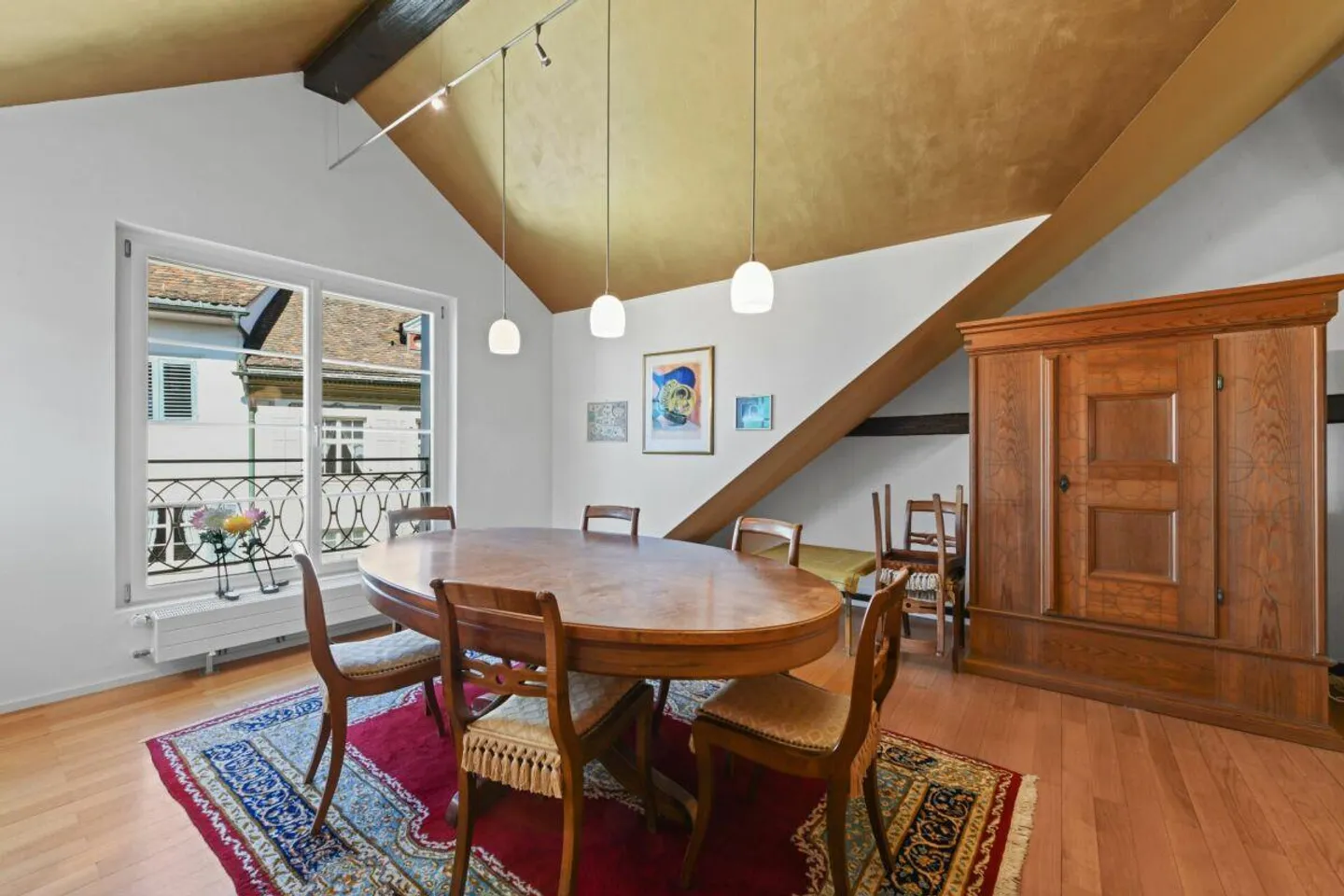 Il fascino incontra la vista panoramica - unica maisonette nel cuore di Wil SG - Foto 5 di 30