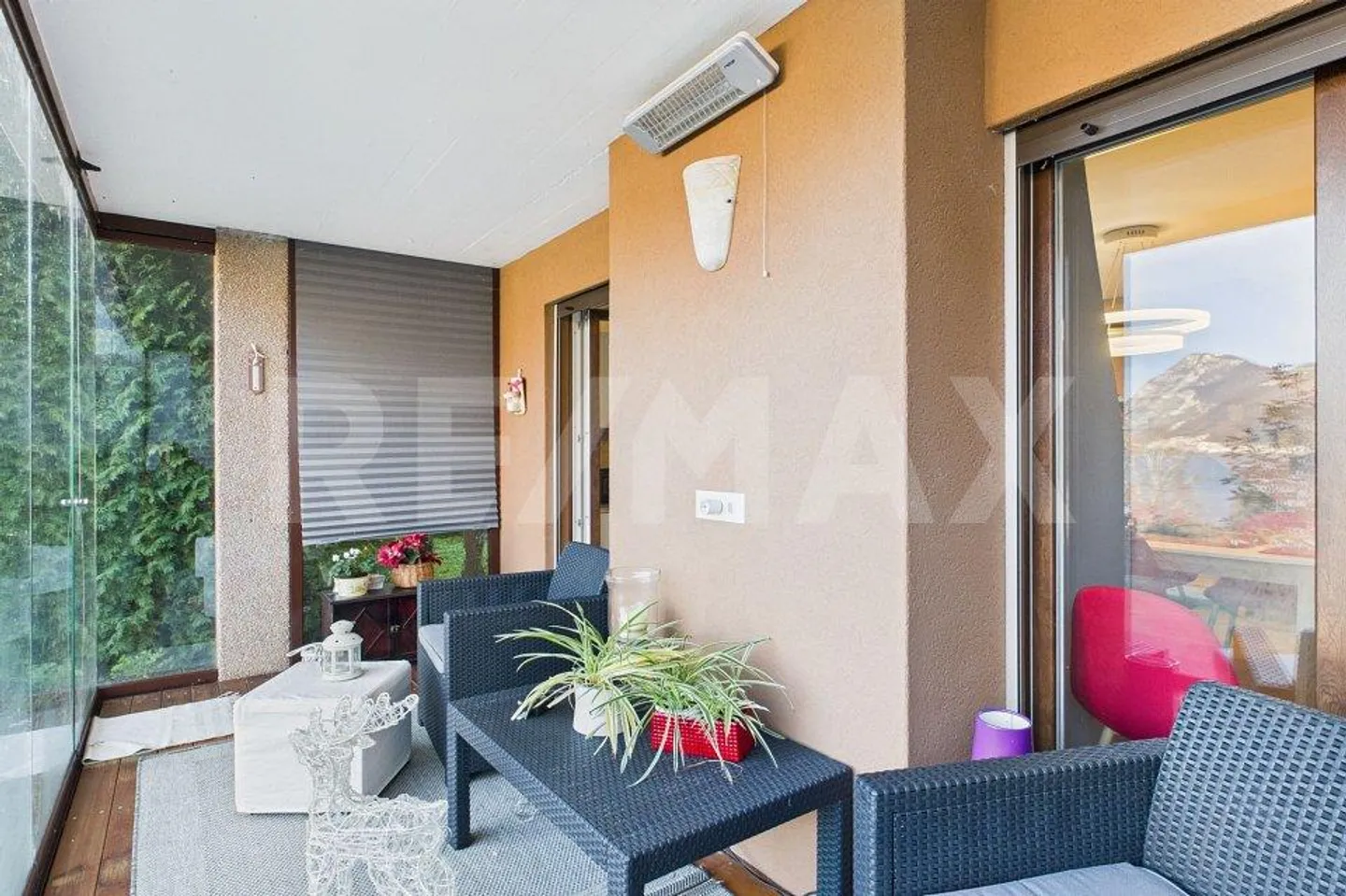 Duplex 3.5 rooms with lake view - Photo 3 of 12