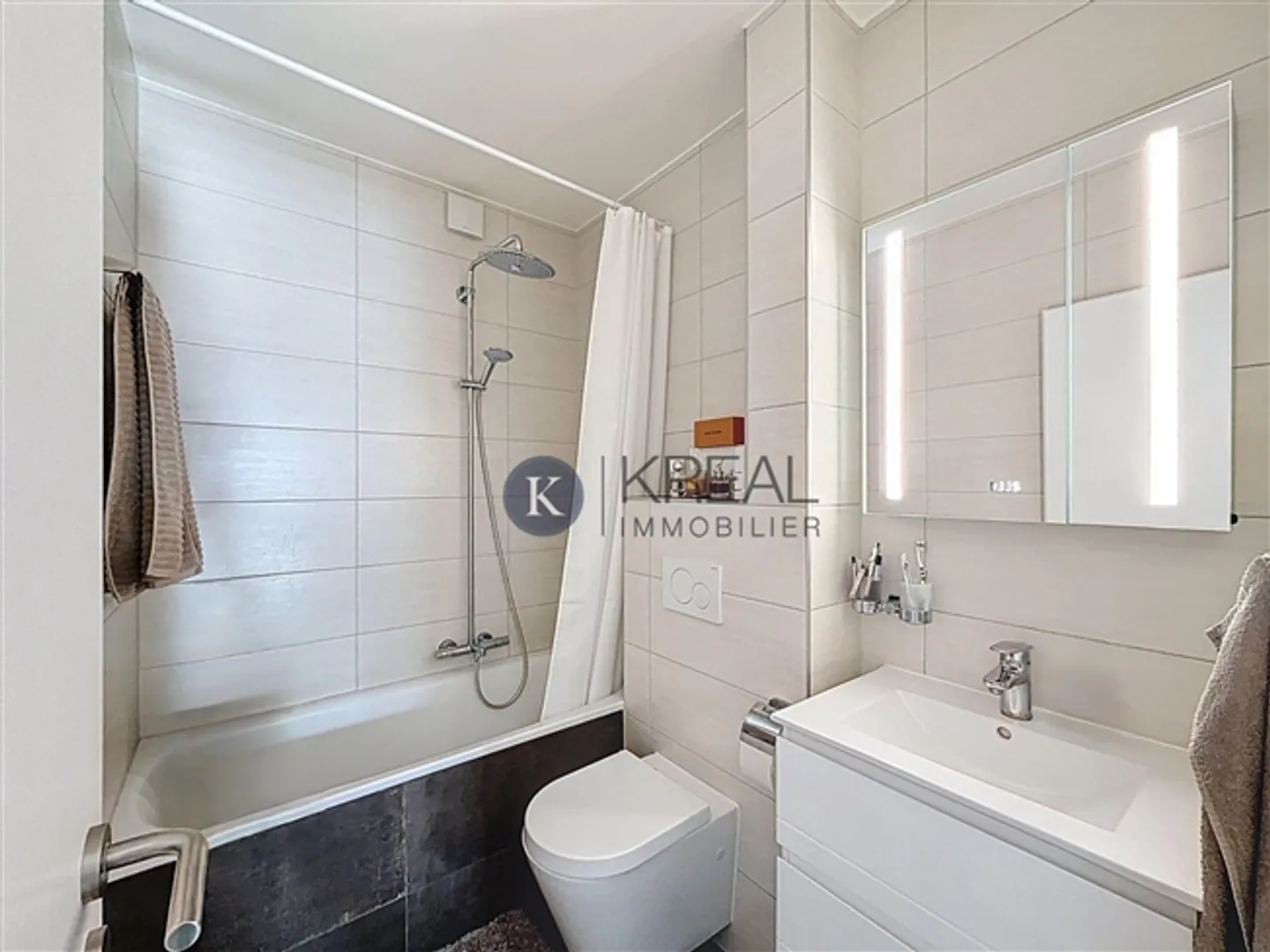 Renovated 3.5-room apartment just a stone's throw from the center of Lausanne - Photo 5 of 8