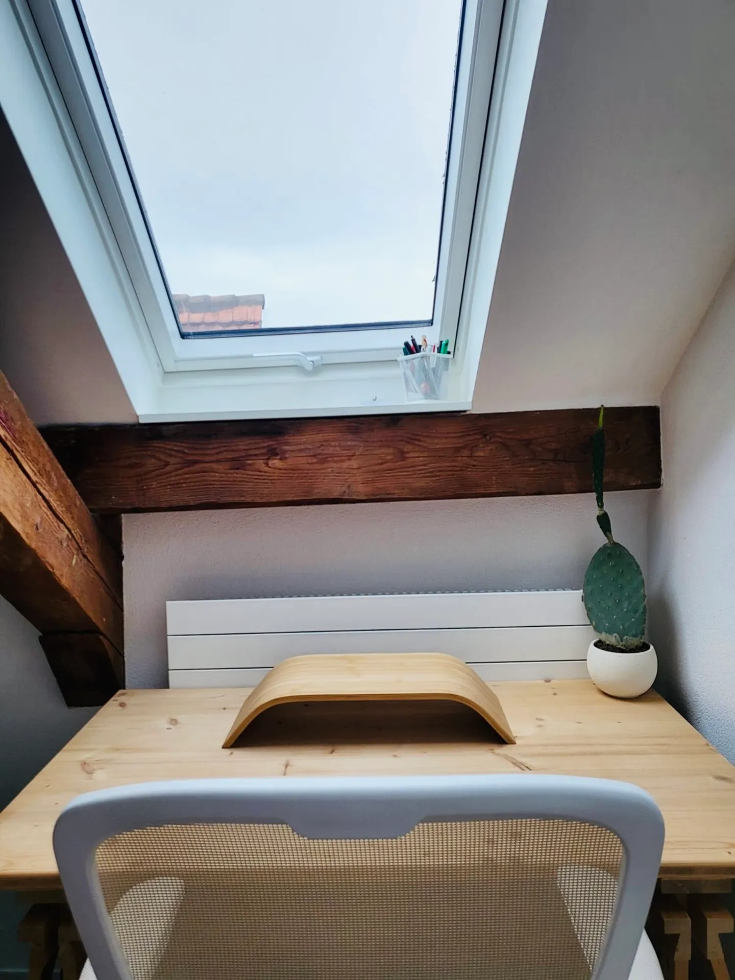 Modern Apartment with Balcony - Photo 7 of 10