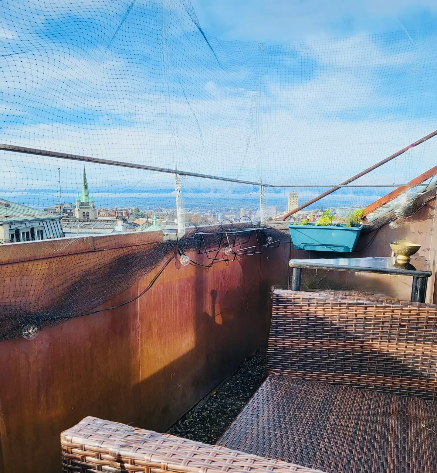 Modern Apartment with Balcony - Photo 10 of 10