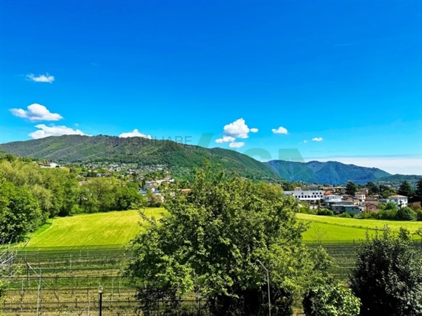 «Geräumige Villa mit Swimmingpool und schönem Panoramablick auf die Weinberge» - Foto 1 von 11