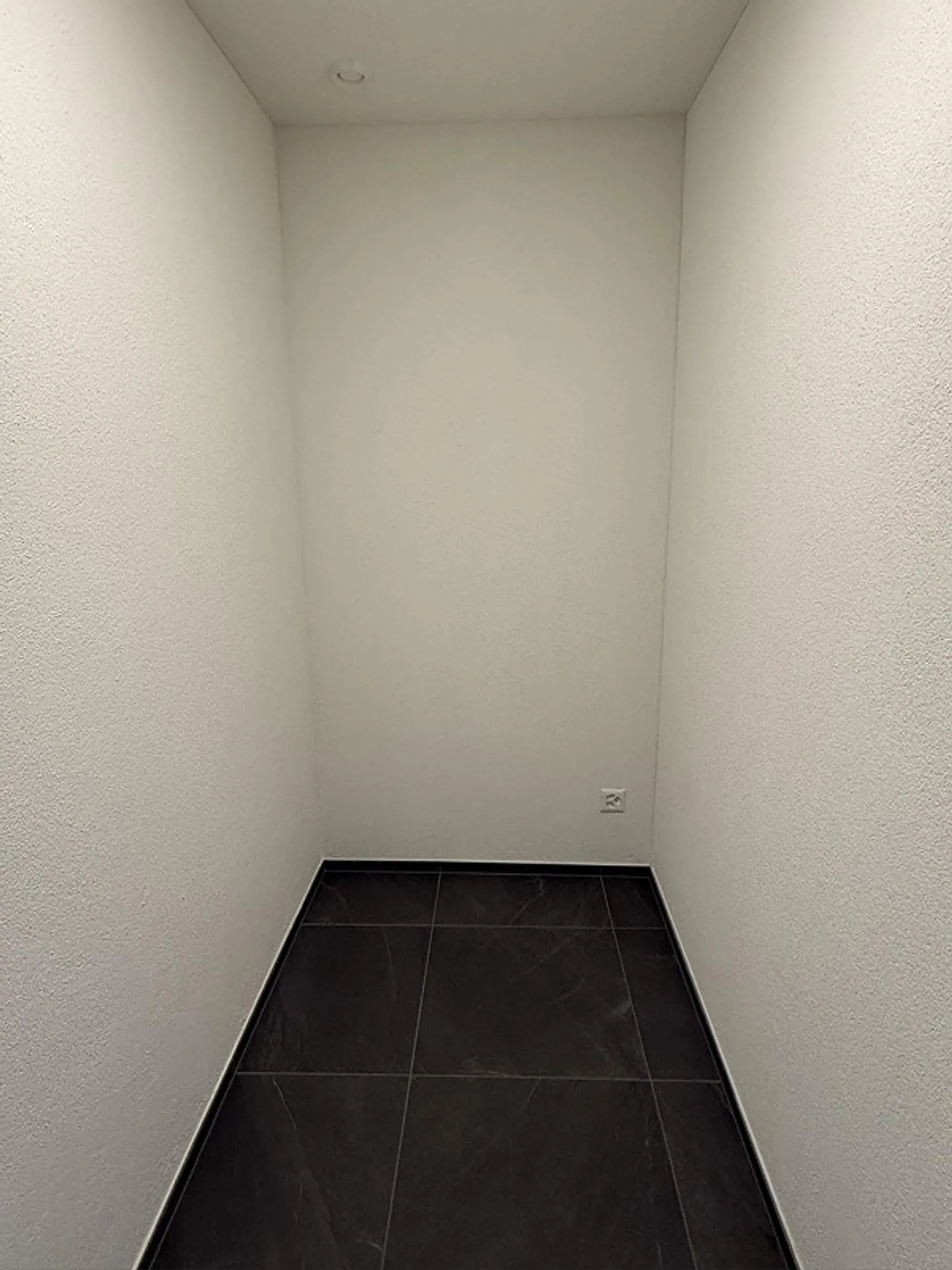 Affitto di un appartamento di 3,5 stanze in una posizione da sogno e vista (Top 8) - Foto 5 di 17