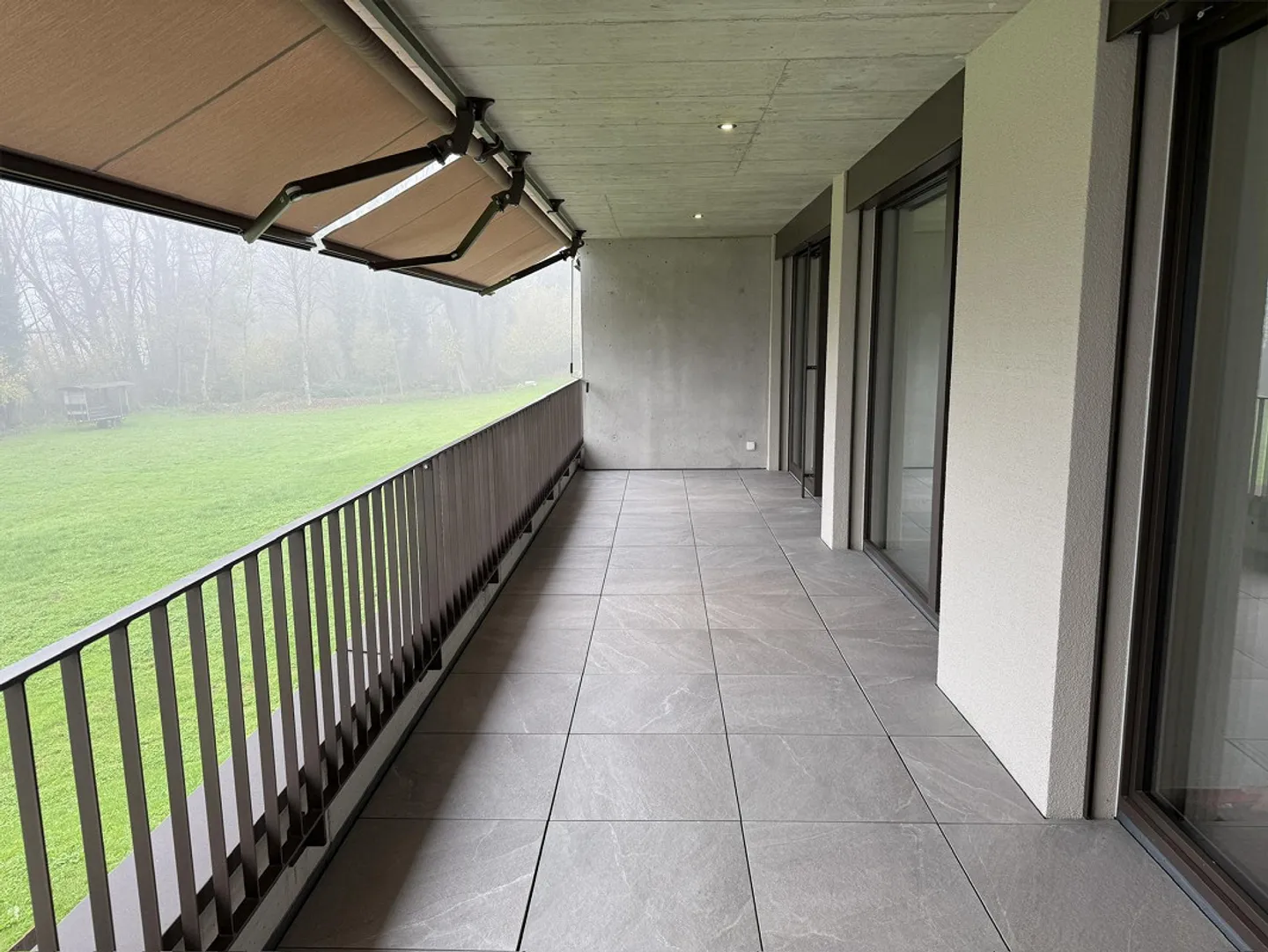 Affitto di un appartamento di 3,5 stanze in una posizione da sogno e vista (Top 8) - Foto 10 di 17