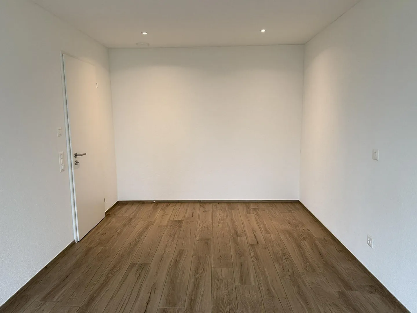 Affitto di un appartamento di 3,5 stanze in una posizione da sogno e vista (Top 8) - Foto 12 di 17