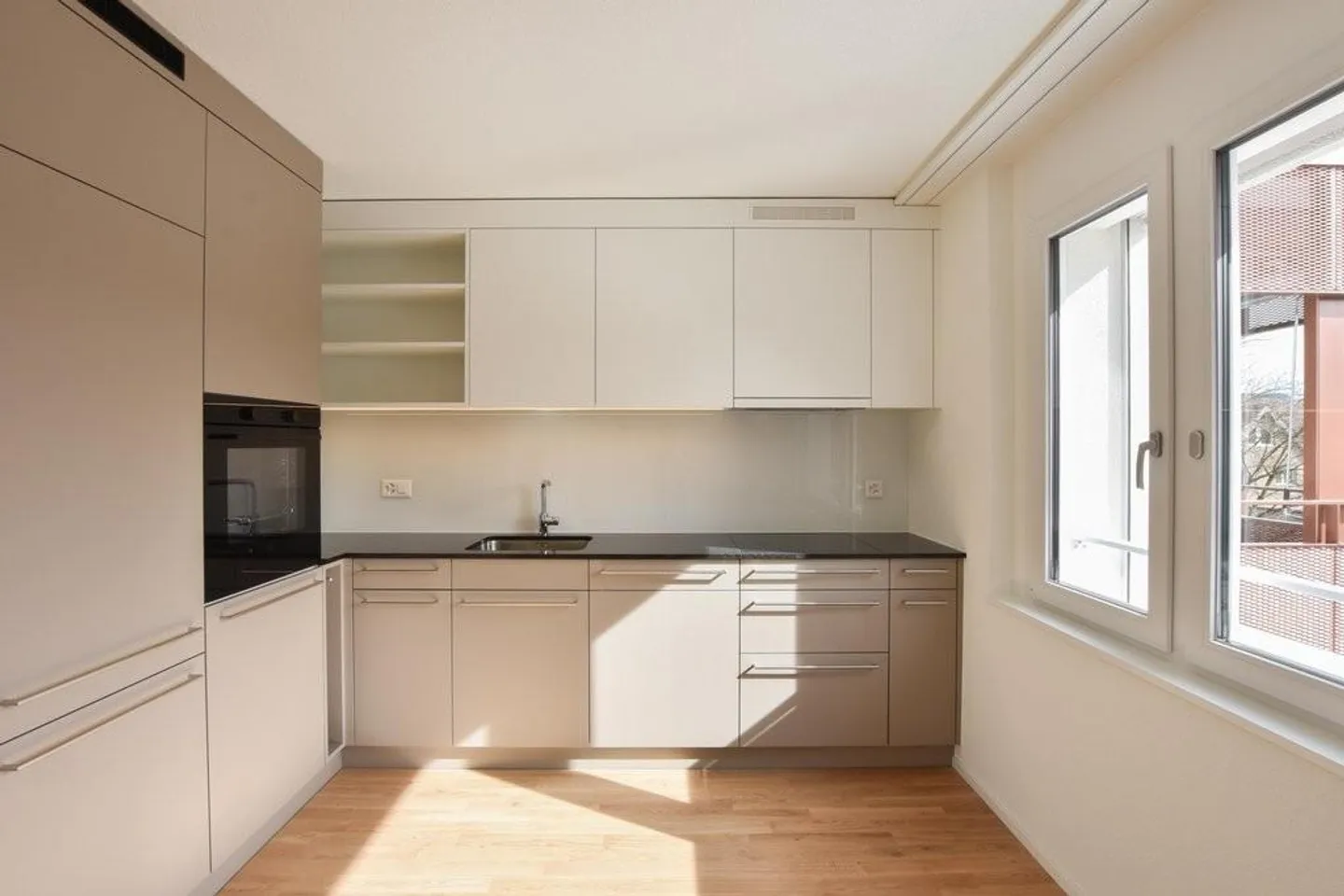 Modern 2.5-room apartment for rent - Photo 1 of 8