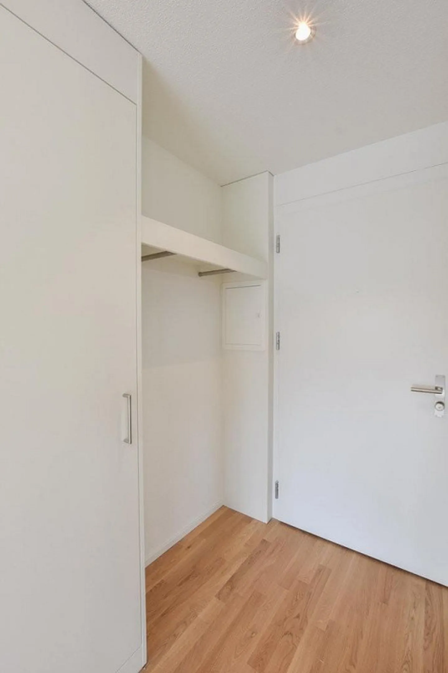 Modern 2.5-room apartment for rent - Photo 5 of 8