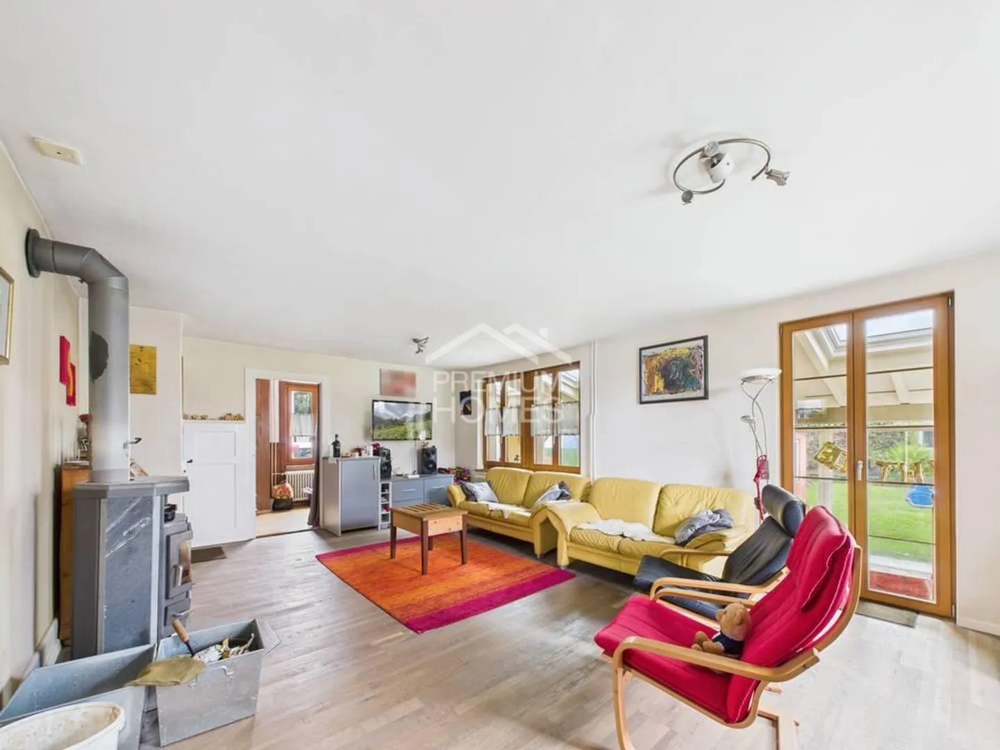 Single house for sale - Photo 1 of 7