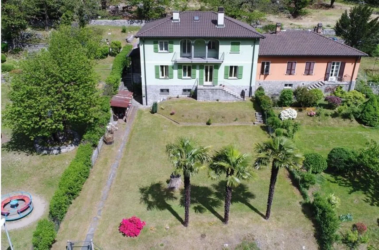 Casa a 2 livelli con giardino in posizione molto soleggiata e tranquilla con bella vista - Foto 1 di 20