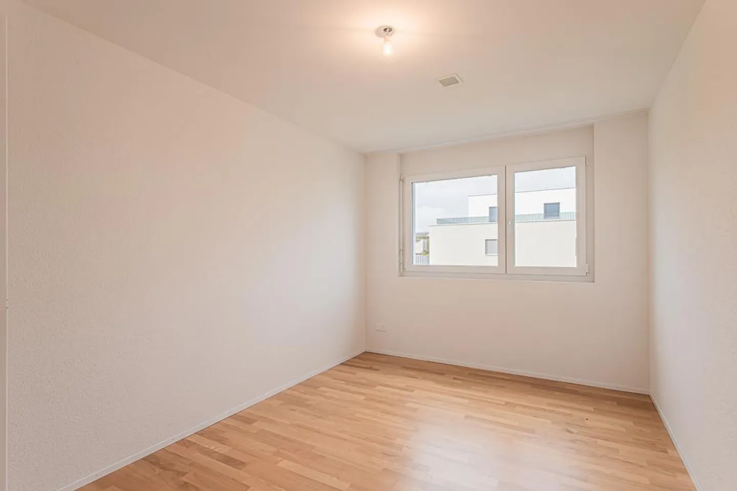 Appartements lumineux de 4,5 pièces avec balcon spacieux à louer - Photo 4 sur 10