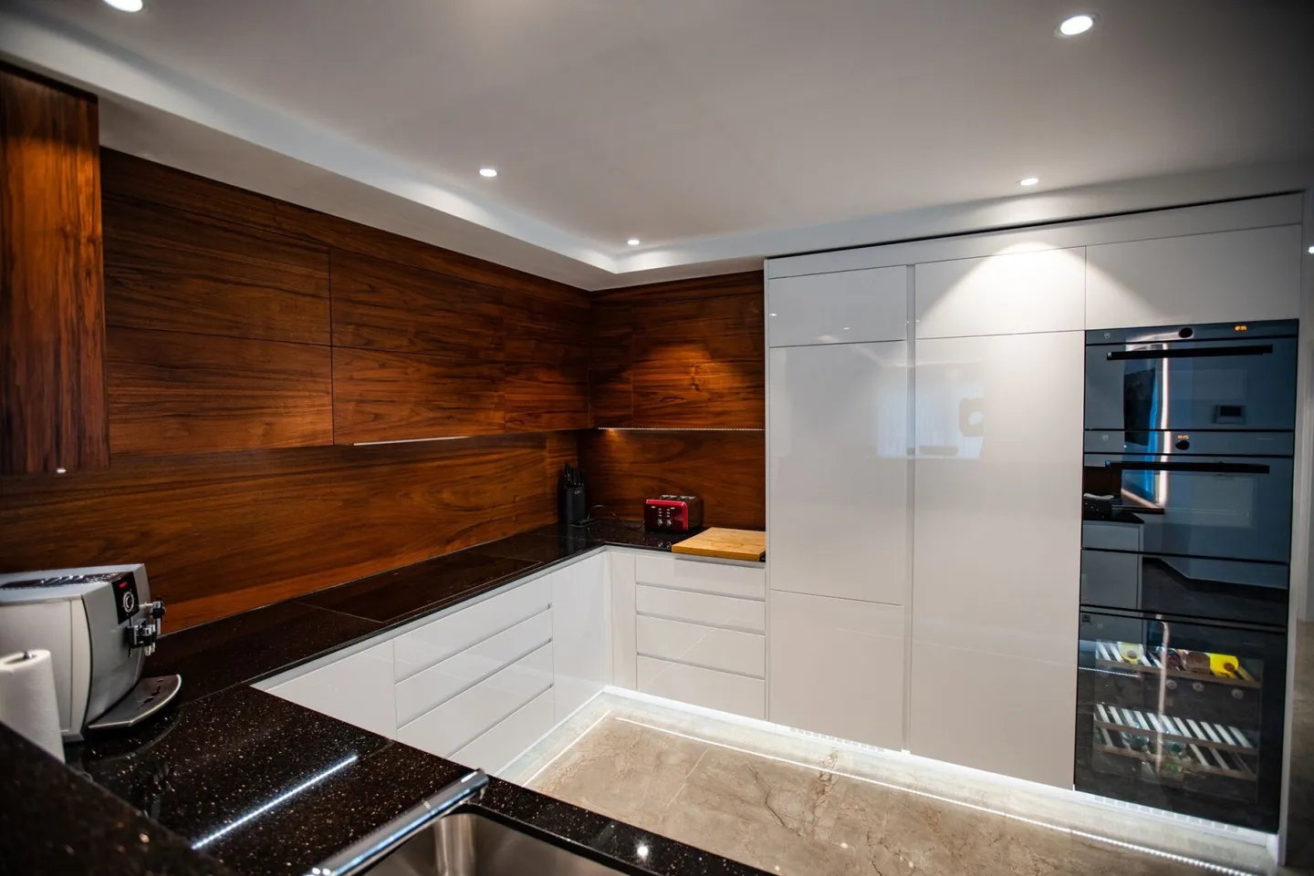 5.5 Room Apartment - Luxurious Gem - Photo 5 of 10